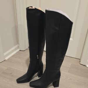 BRAND NEW - NEVER WORN! Naturalizer Lyric Boots - Black
